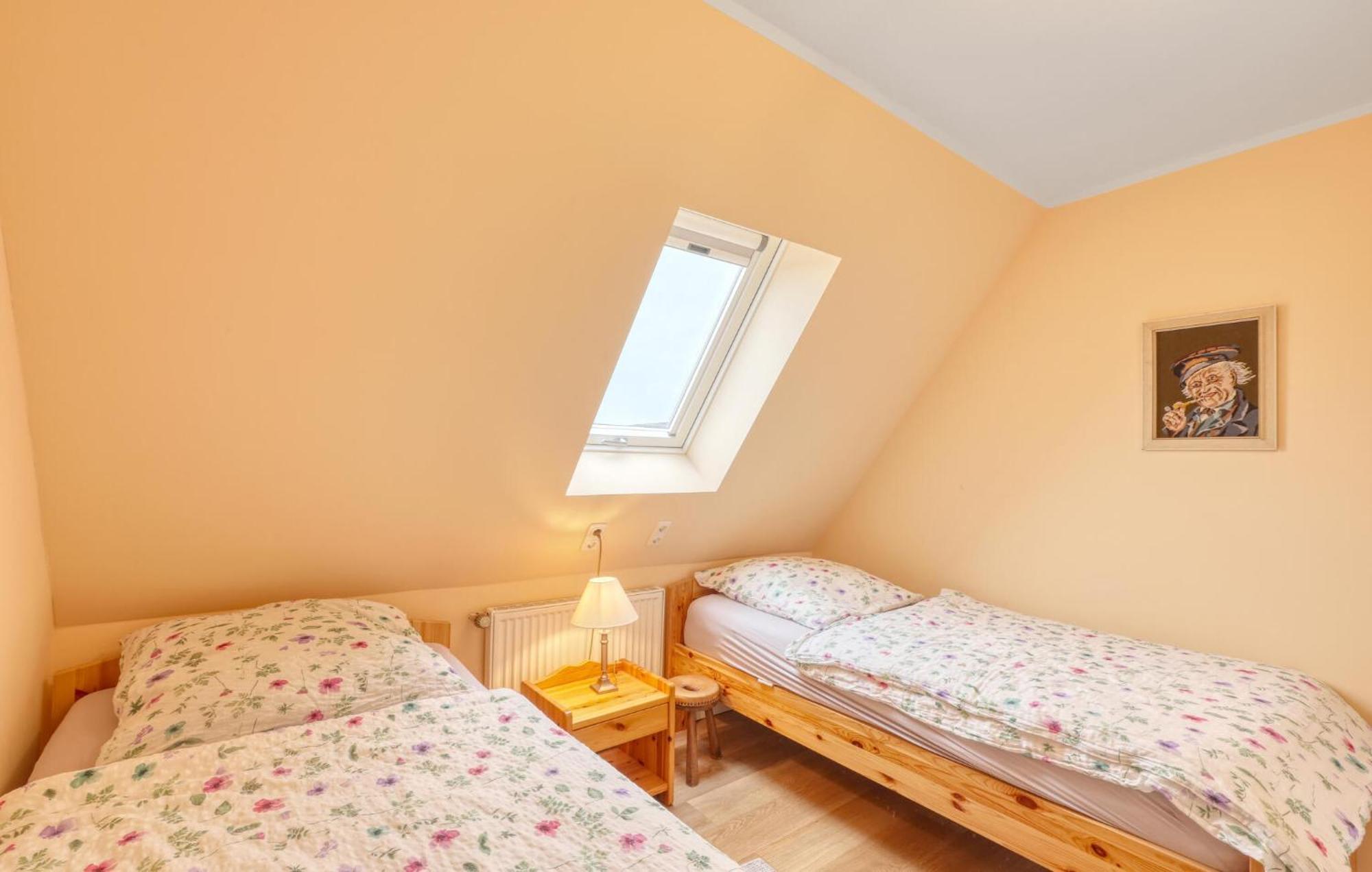 3 Bedroom Gorgeous In Apartment *